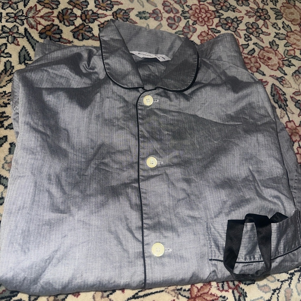 Neiman Marcus Gray Herringbone Shirt